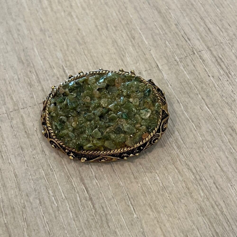 Vintage Gold Ornate Jade Chip Brooch